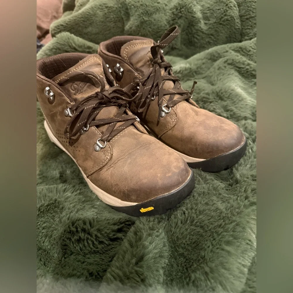 Danner Inquire Chukka Hiking Boots - Picture 12 of 13